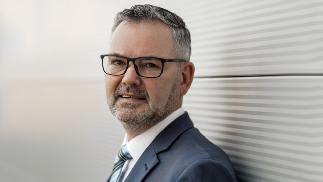 Vertriebsdirektion Nordrhein-Westfalen/Niedersachsen Christoph Führer